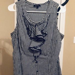 Sleeveless checkered button up